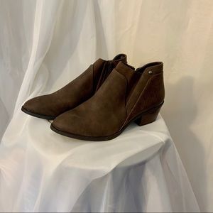 Simply Vera Vera Wang Brown Ankle Boots
